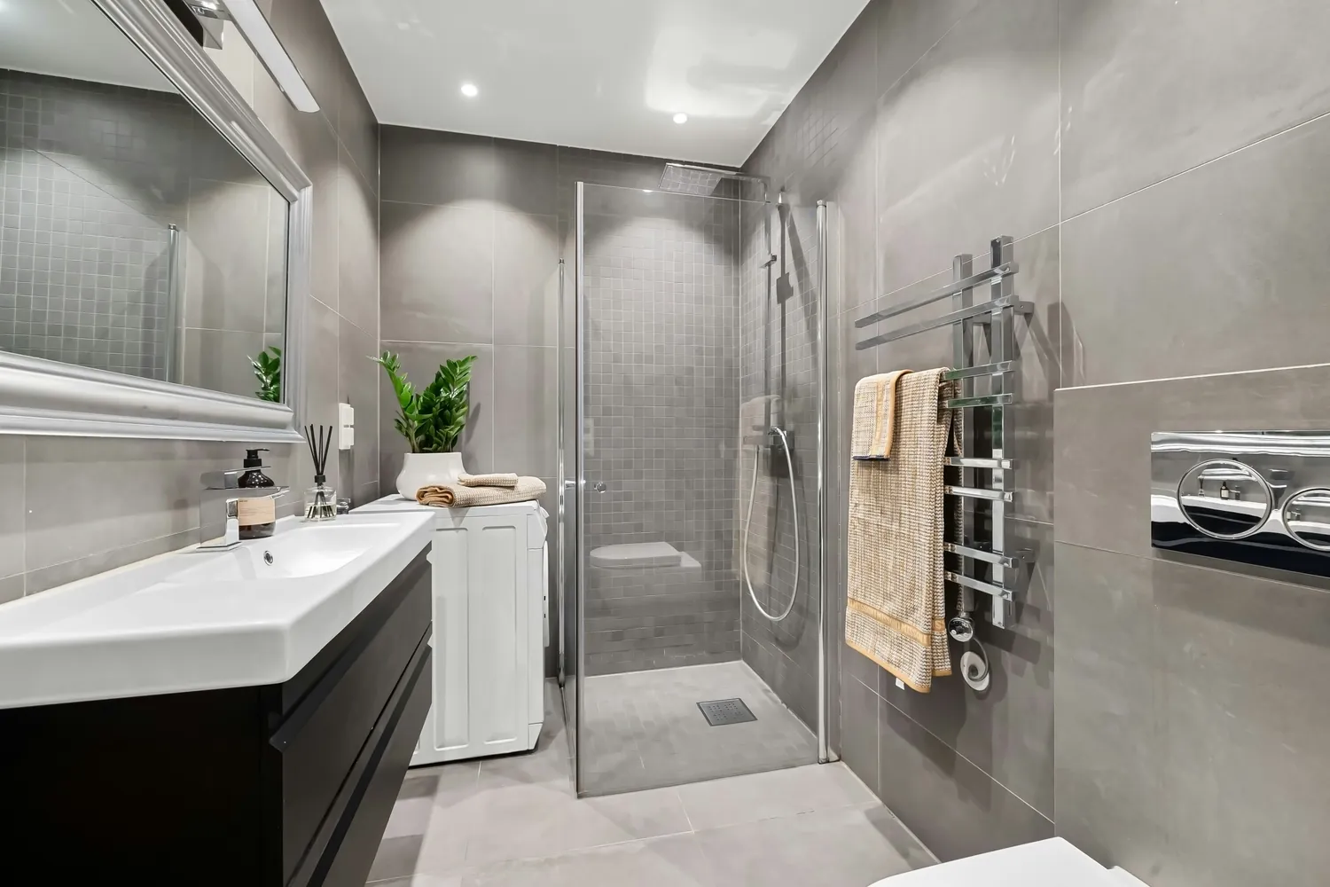 Examining the Trade-offs of Upscale and Modest Bathroom Updates