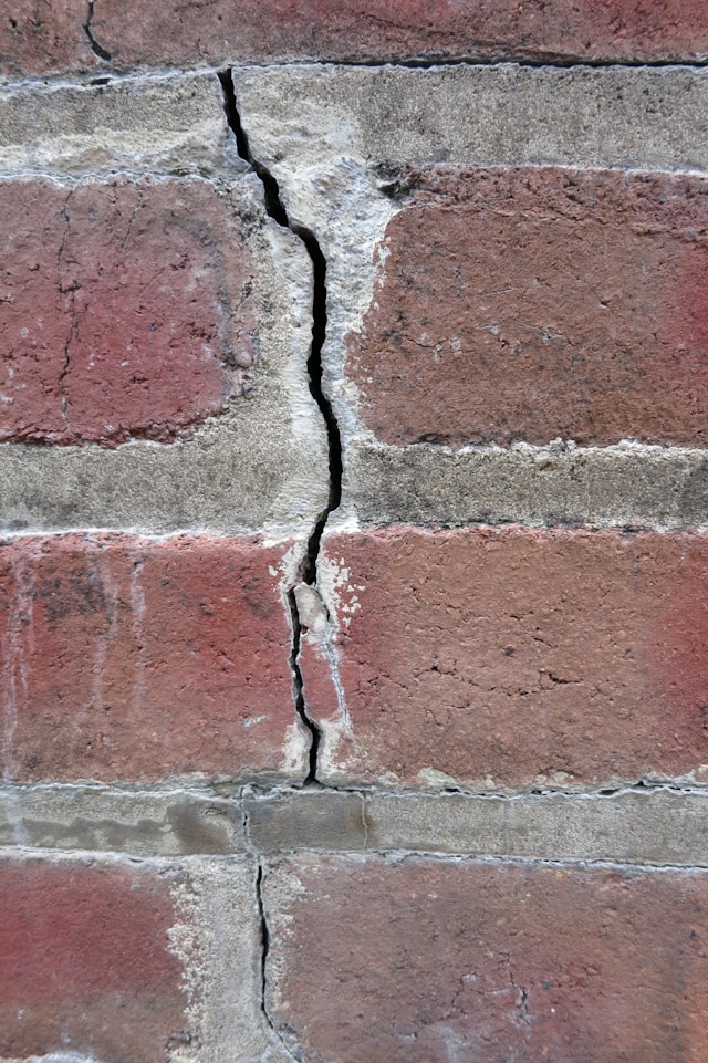 Steps to Safely Repairing Your Home's Foundation Cracks